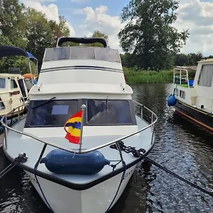 Boat & Breakfast Bed & Breakfast